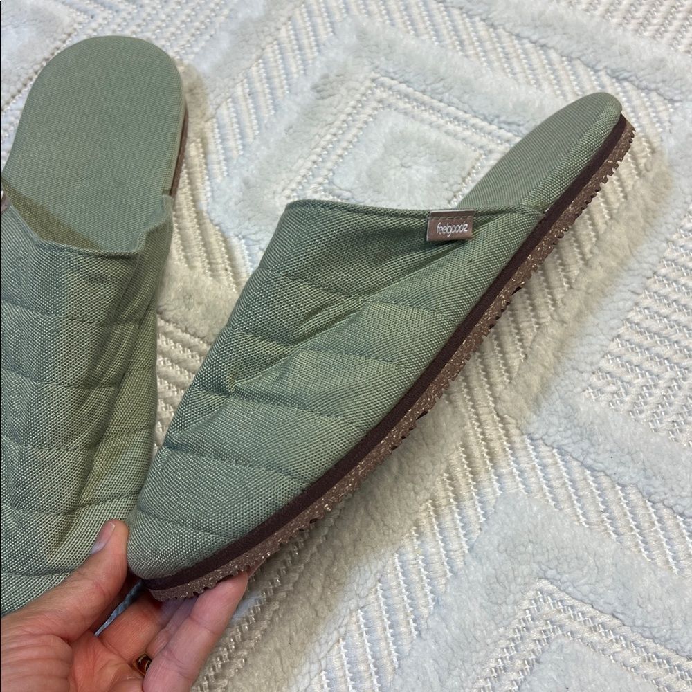 FEELGOODZ - Mule Slipper Artisan Quilted Indoor / Outdoor House Shoes - Picture 4 of 6